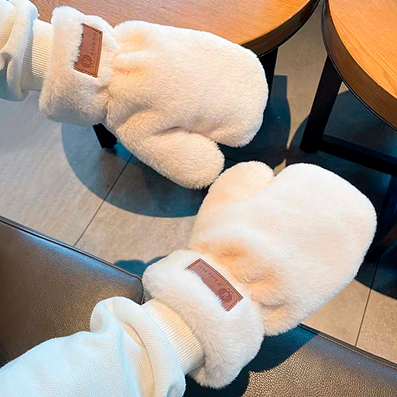Фото товара 2 Варежки body bear (бежевый)